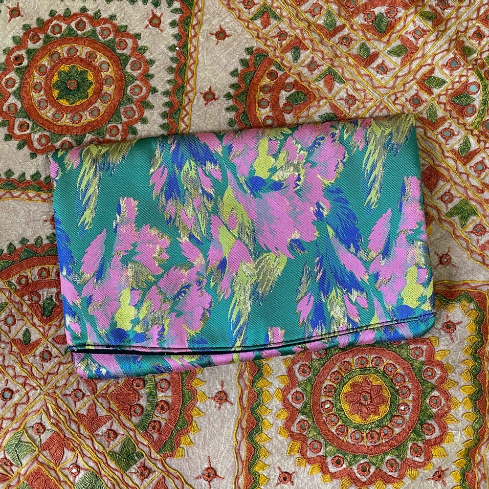 Women’s NWOT Folding Clutch Bag